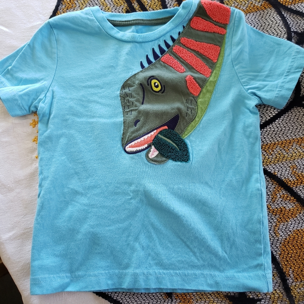 Boden 3-4Y dino shirt